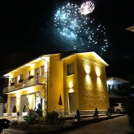Bed And Breakfast Lo Scrigno Polinago ภายนอก รูปภาพ